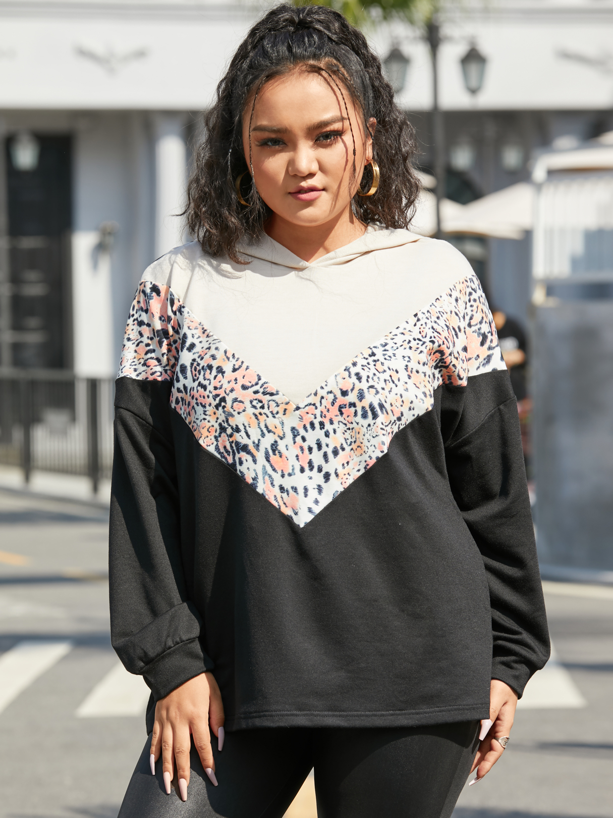 YOINS Plus Size Pullover Patchwork Leopard Hooded Design Long Sleeves Sweatshirt