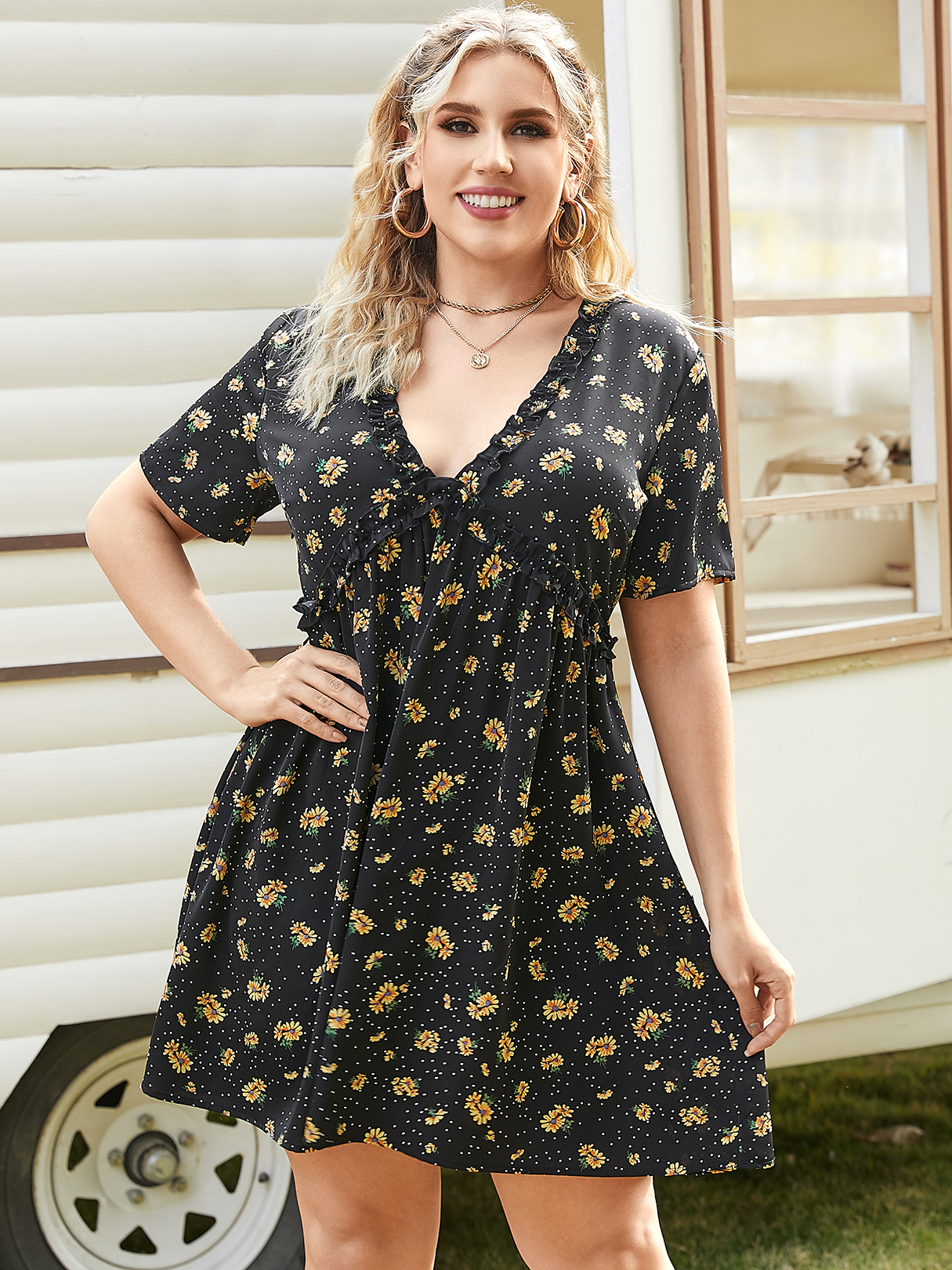 YOINS Plus Size Deep V Neck Calico Lettuce-edge Short Sleeves Mini Dress