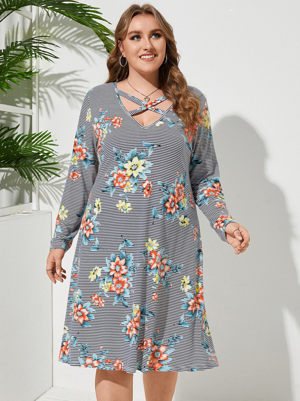 YOINS Plus Size V-neck Striped Floral Print Criss-Cross Long Sleeves Dress