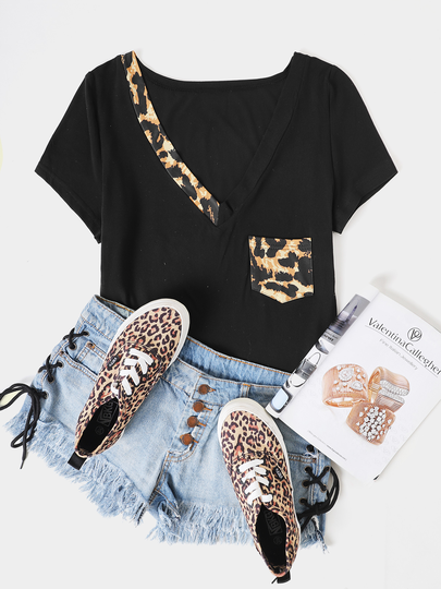 Leopard Patchwork Pocket Design V-neck Short Sleeves Tee