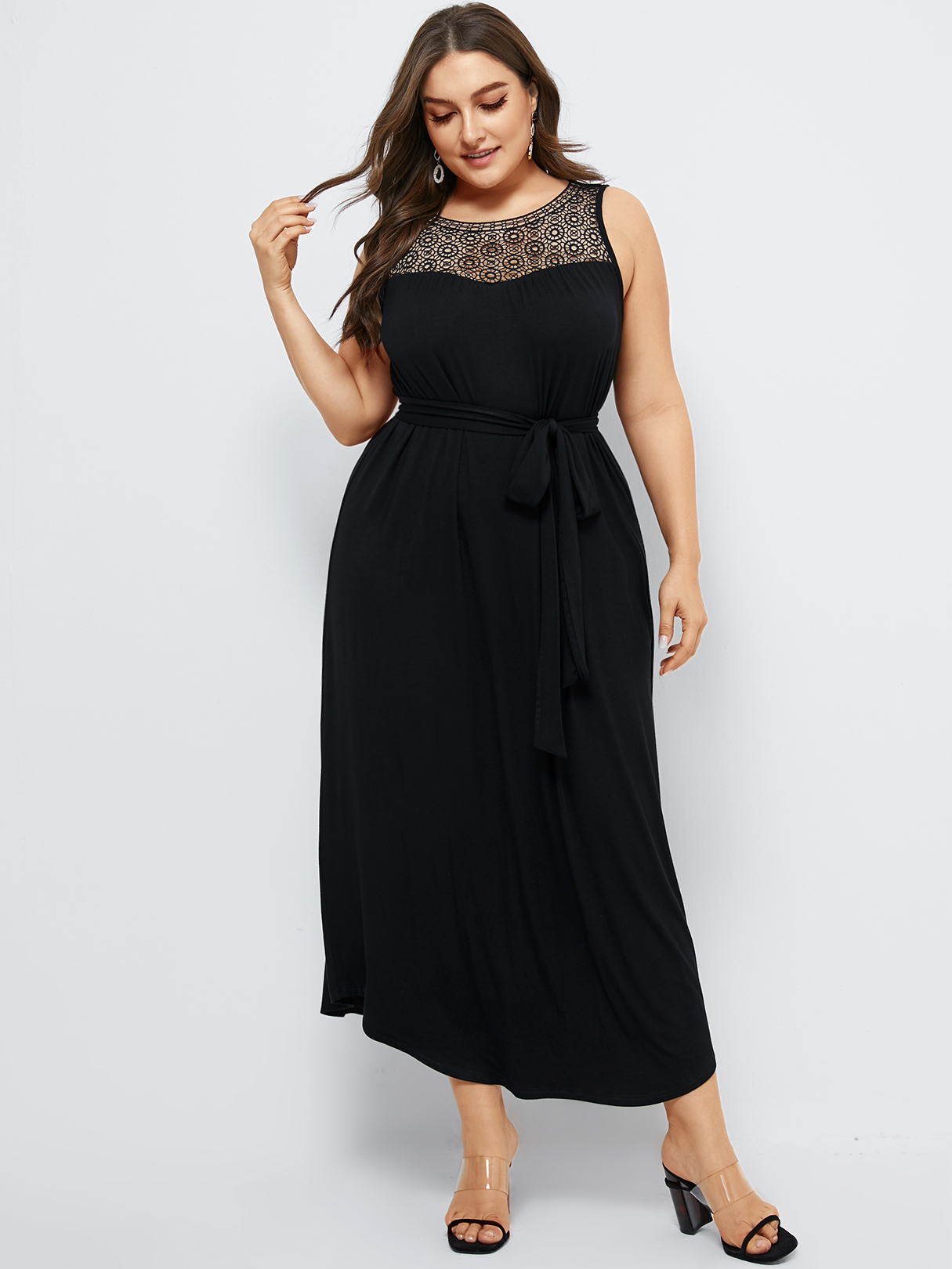 YOINS Plus Size Black Lace Round Neck Sleeveless Dress