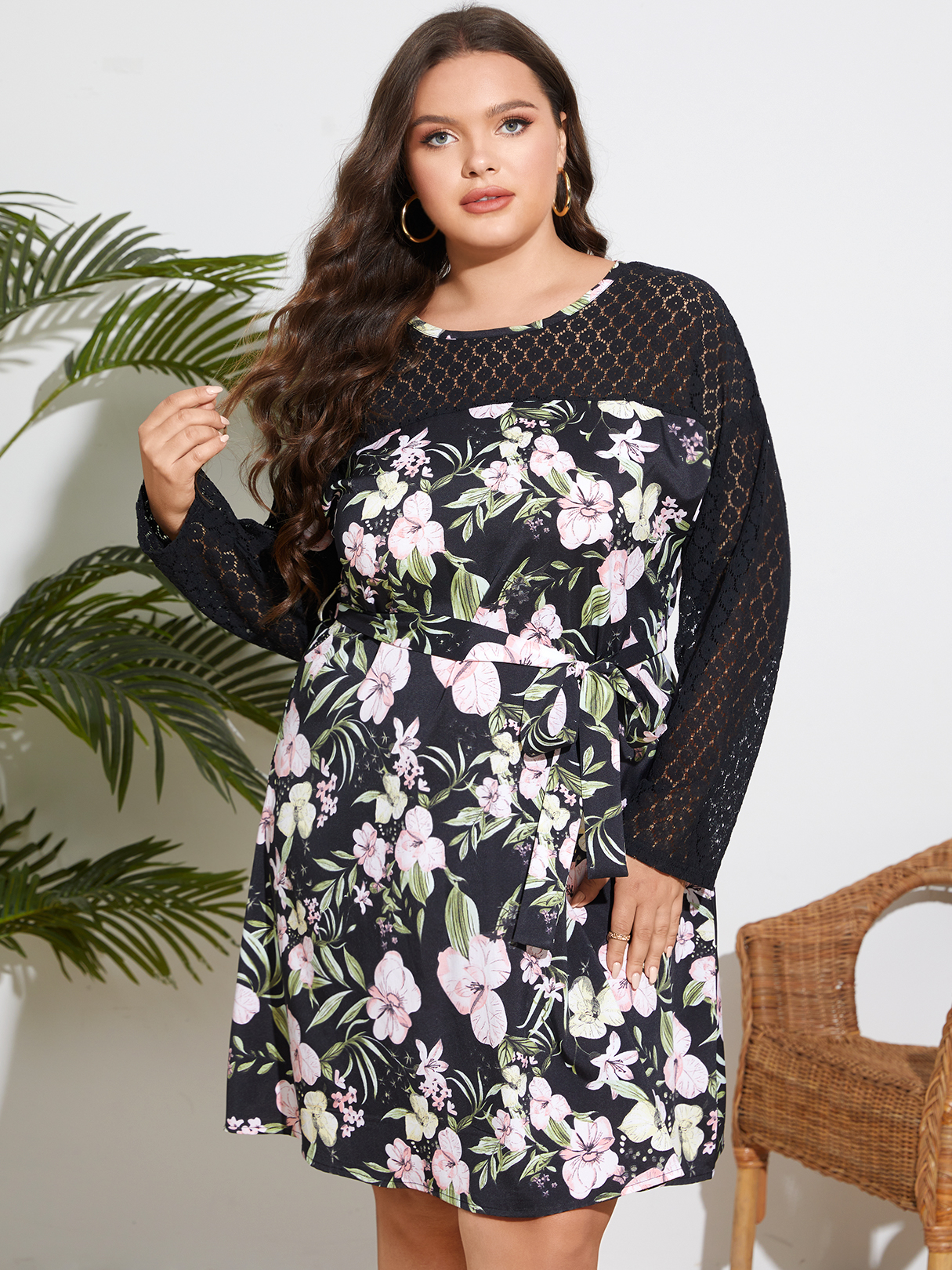 YOINS Plus Size Round Neck Floral Print Belt Design Lace Patchwork Dress