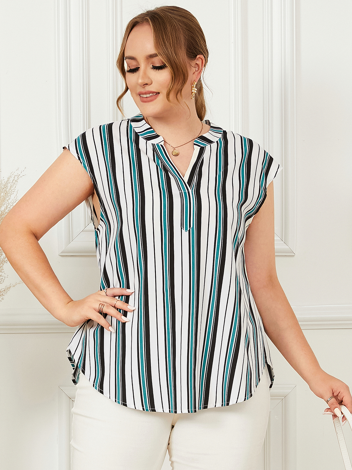 YOINS Plus Size V-neck Striped Sleeveless Tank Top