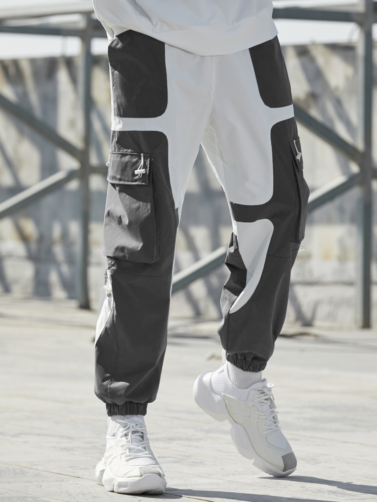 KOYYE Men Color Blocking Elastic Waist Utility Pants
