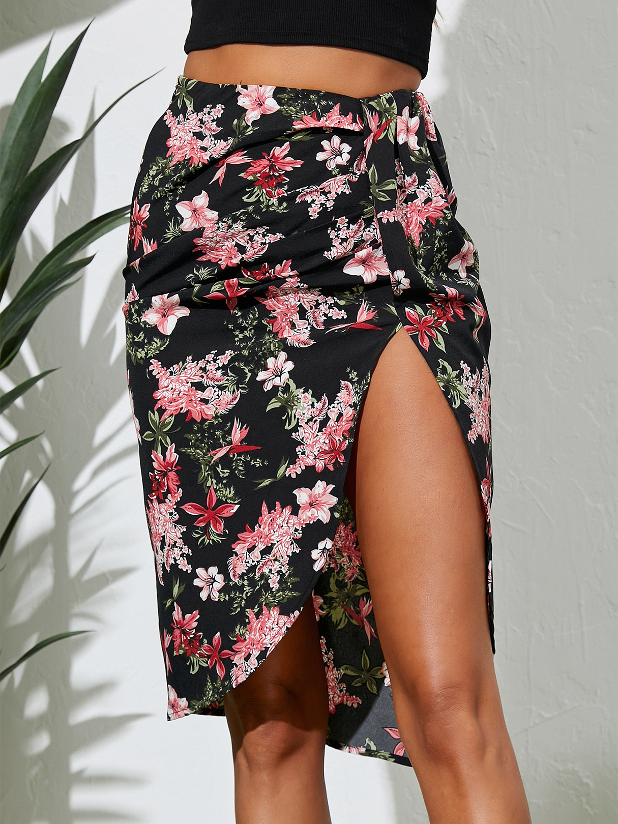YOINS Black Floral Print Ruched Midi Skirt