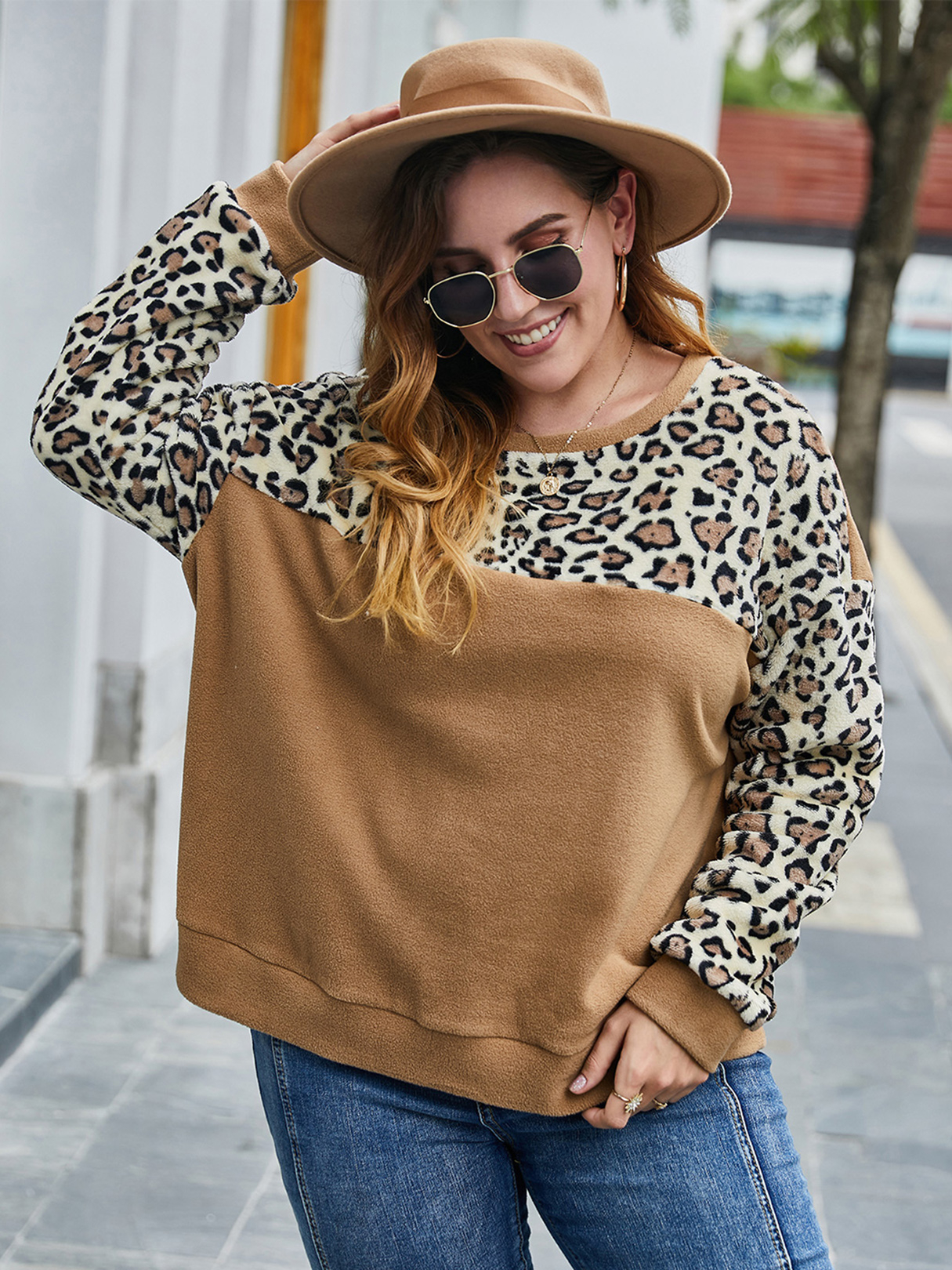 Plus Size Crew Neck Leopard Long Sleeves Teddy Sweatshirt