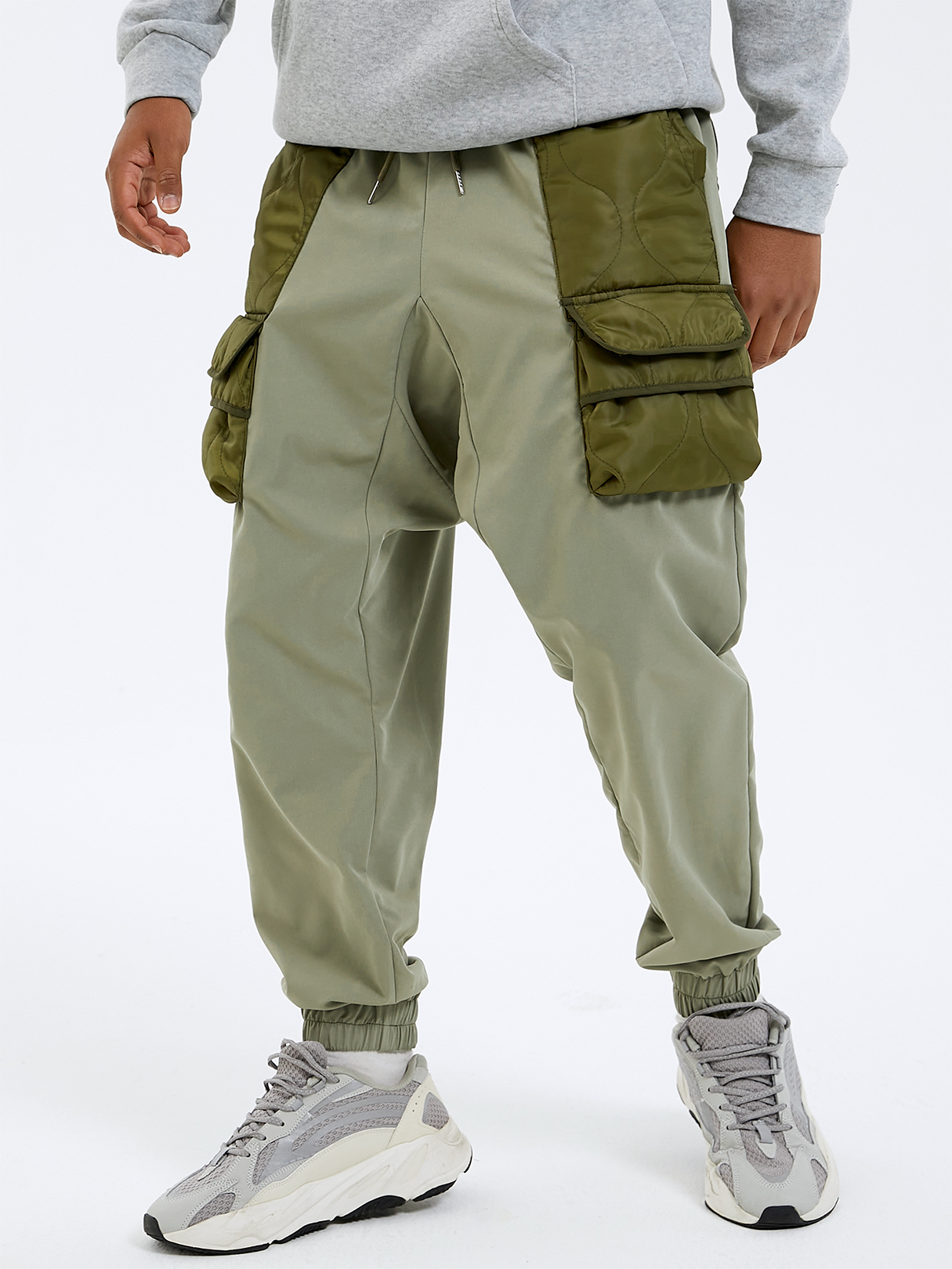 Men Color Block Patchwork Pocket Drawstring Waist Cargo Pants