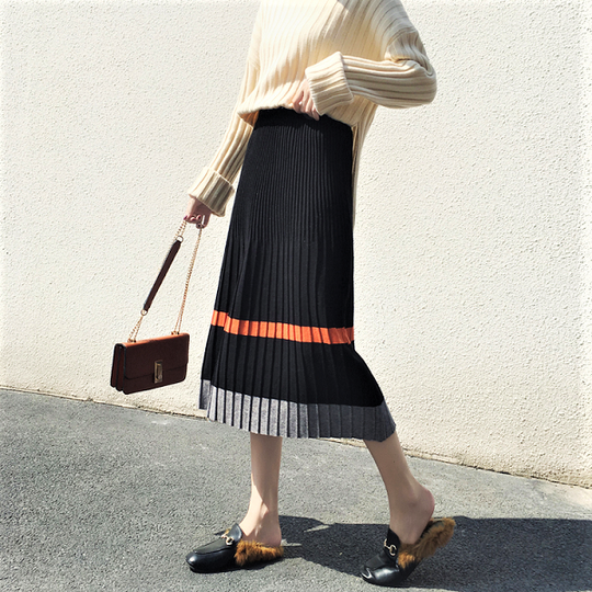 Souland - Band-Waist Contrast Trim Pleated Knit Midi Skirt - Grey/One Size