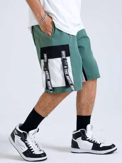 Men Color Block Splicing Letter Print Side Pocket Ribbon Cargo Shorts