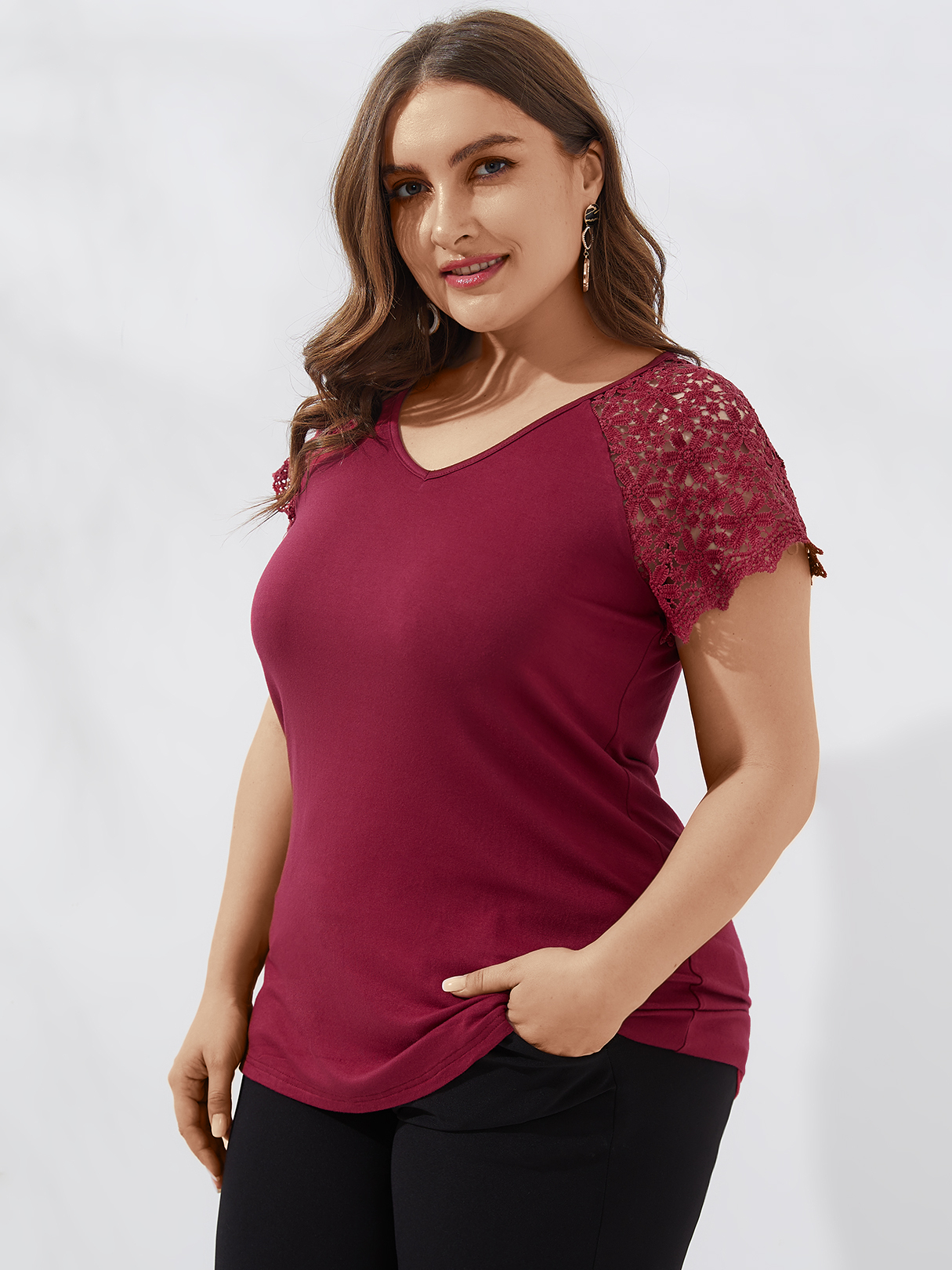 YOINS Plus Size Lace Round Neck Short Sleeves Tee
