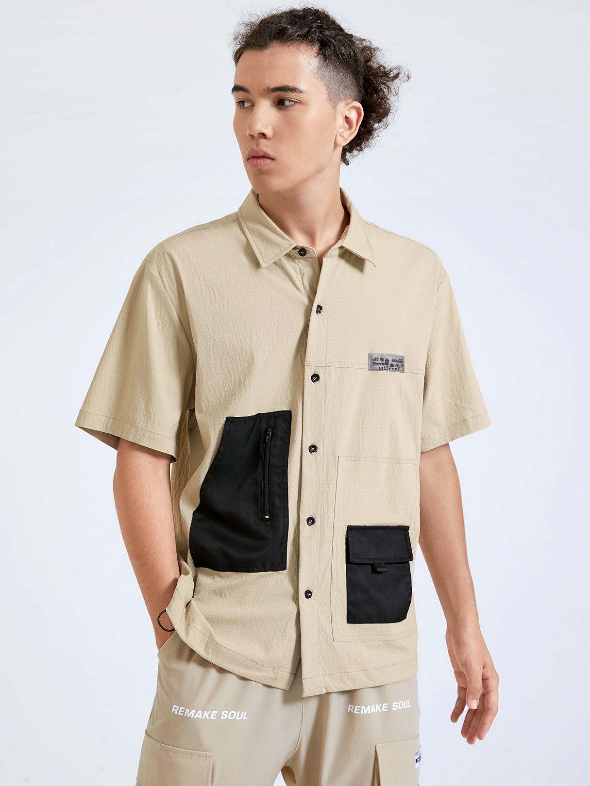 Men Utility Pocket And Zip Drawstring Shirt