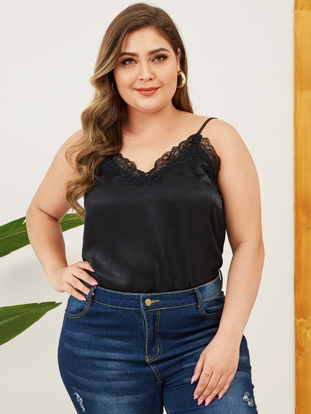 YOINS Plus Size Black Lace Patchwork Satin Cami