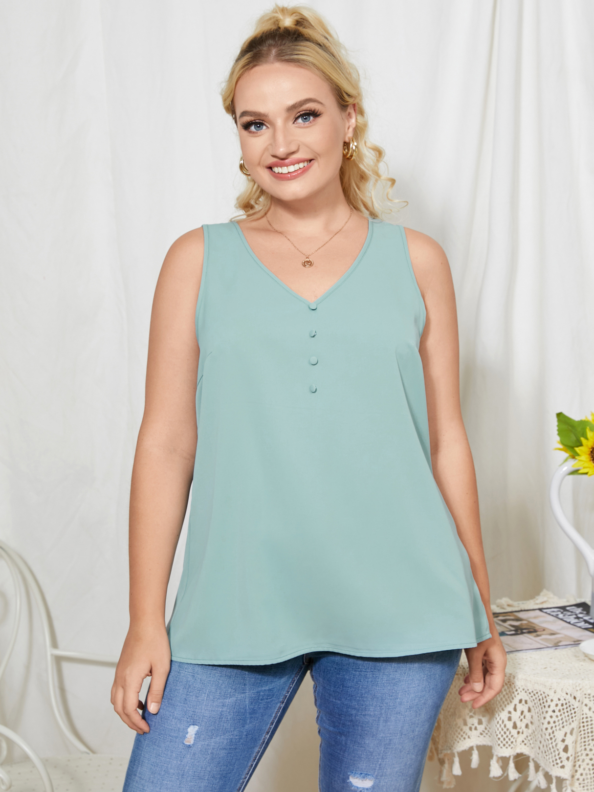 YOINS Plus Size V-neck Button Design Sleeveless Tank Top