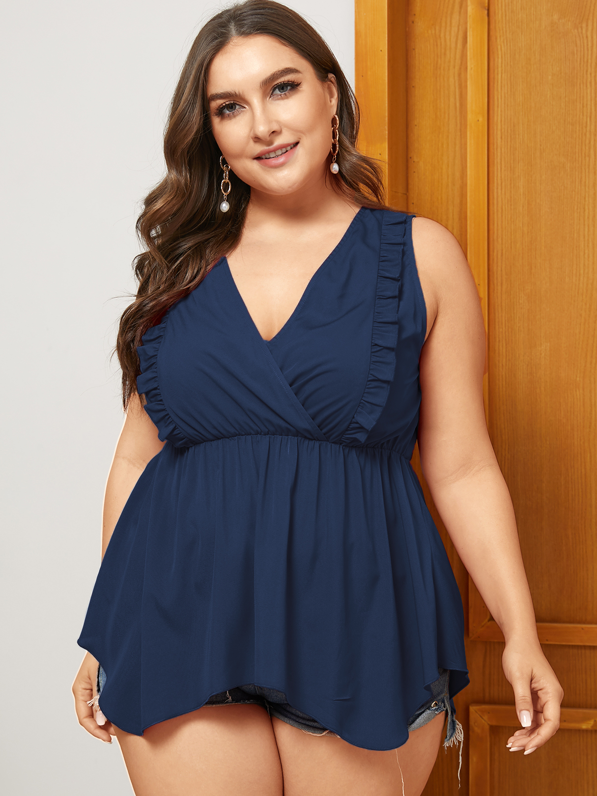 YOINS Plus Size Ruffle Trim V-neck Sleeveless Tank Top