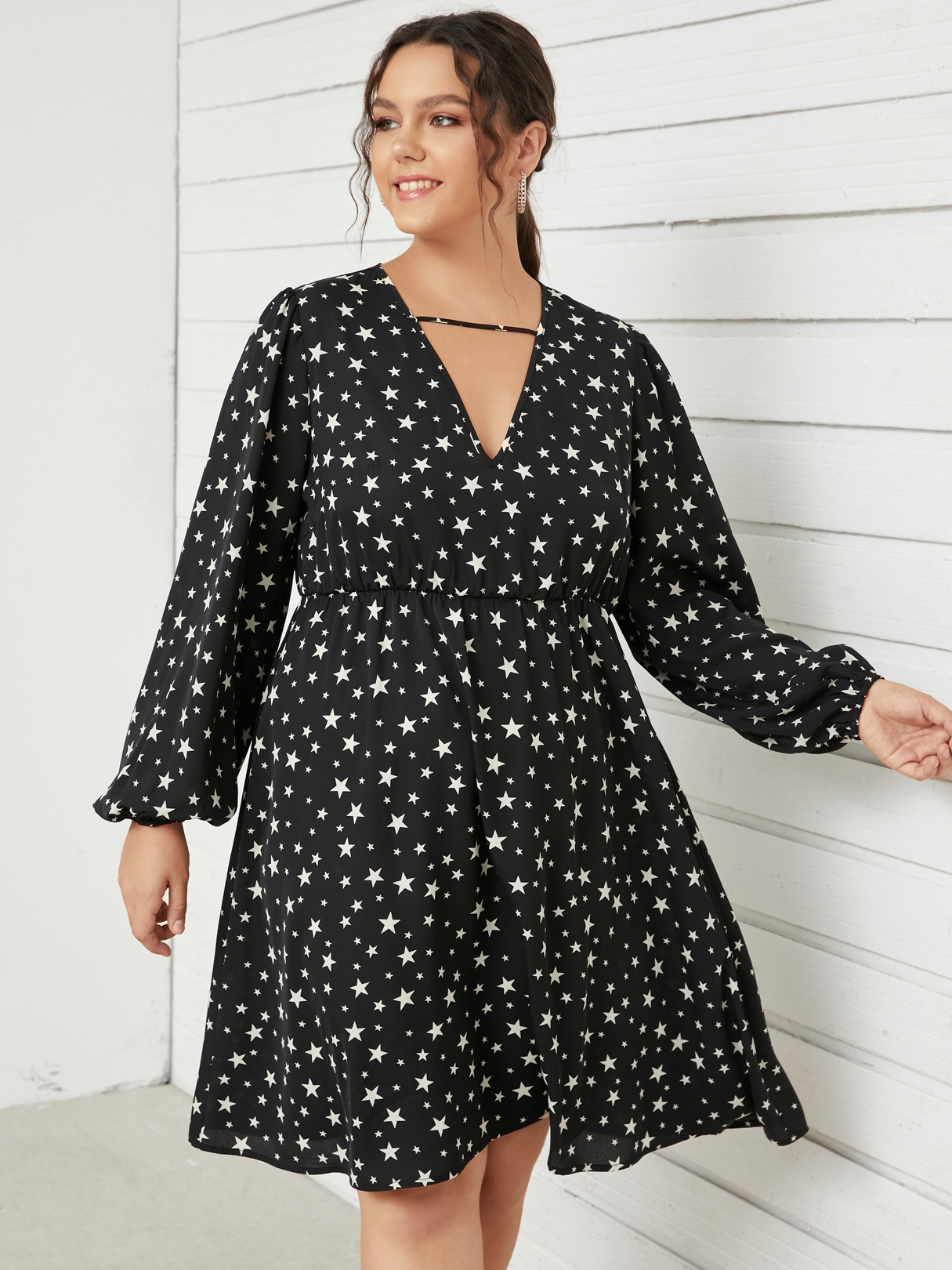YOINS Plus Size V-neck Star Cut Out Long Sleeves Dress