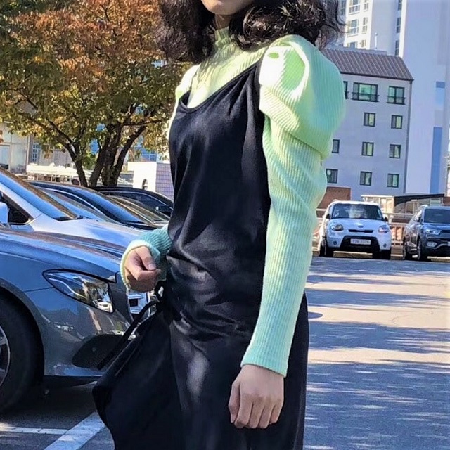 Seoulflash - Round-Neck Puff-Shoulder Knit-Sweater - Black/One Size